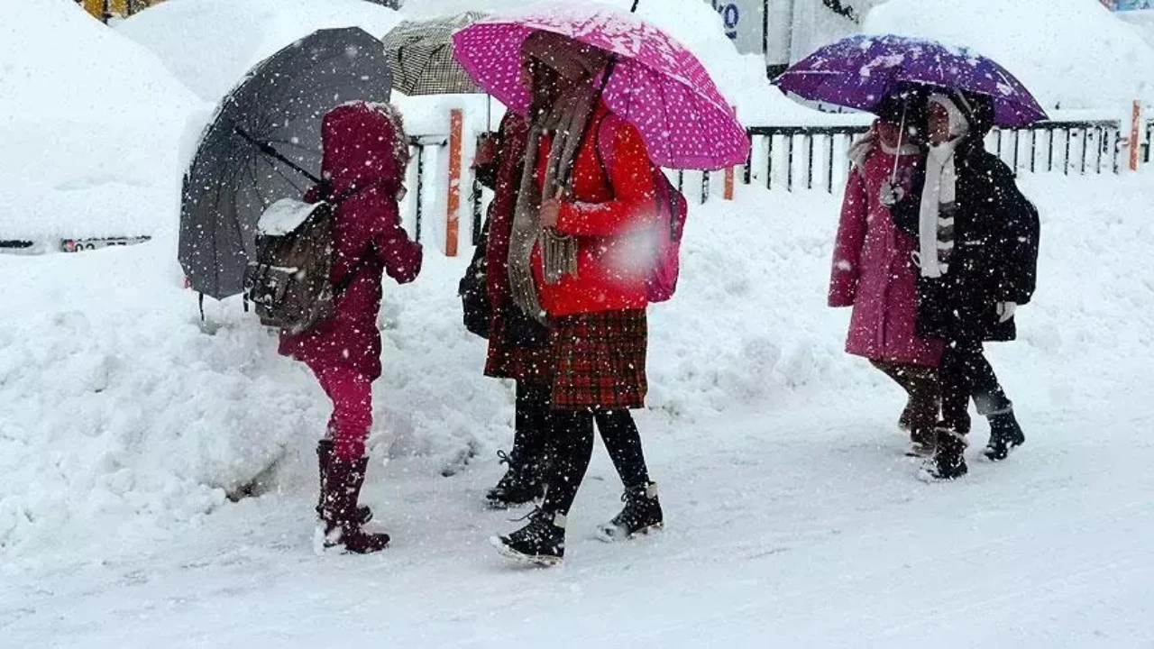 Birçok ilde kar nedeniyle eğitime ara