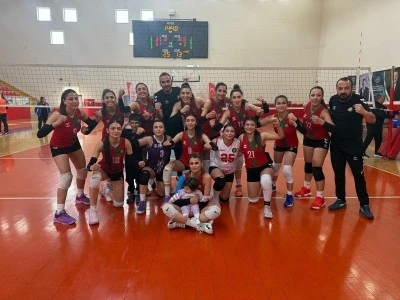 DBB Kadın Voleybol Takımı başarısını sürdürüyor