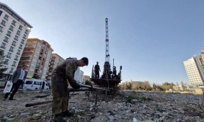 Depremde yıkılan Galeria Sitesi'nde ilk kazma vuruldu