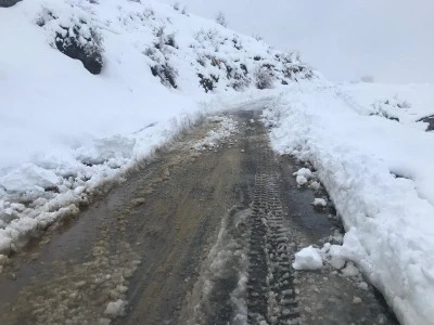 Diyarbakır’da kapanan yollar tek tek açılıyor