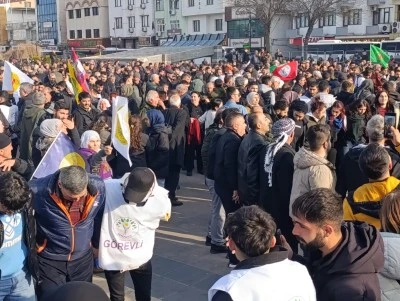 Diyarbakır’da Öcalan heyecanı; Dağkapı Meydanına akın başladı