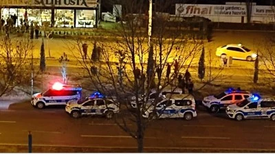 Diyarbakır’da olaylı gece; Sandalyeler havada uçuştu, havaya ateş açıldı