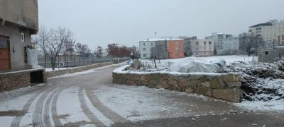  Diyarbakır'ın yüksek kesimlerinde kar yağışı etkili oldu