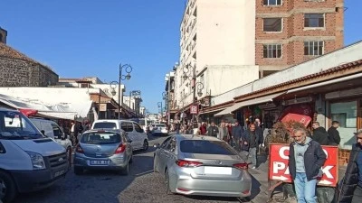 Diyarbakır Sur’da trafik karmaşası 