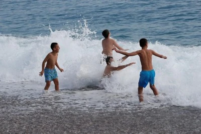 Doğu'da kar, Akdeniz'de deniz keyfi