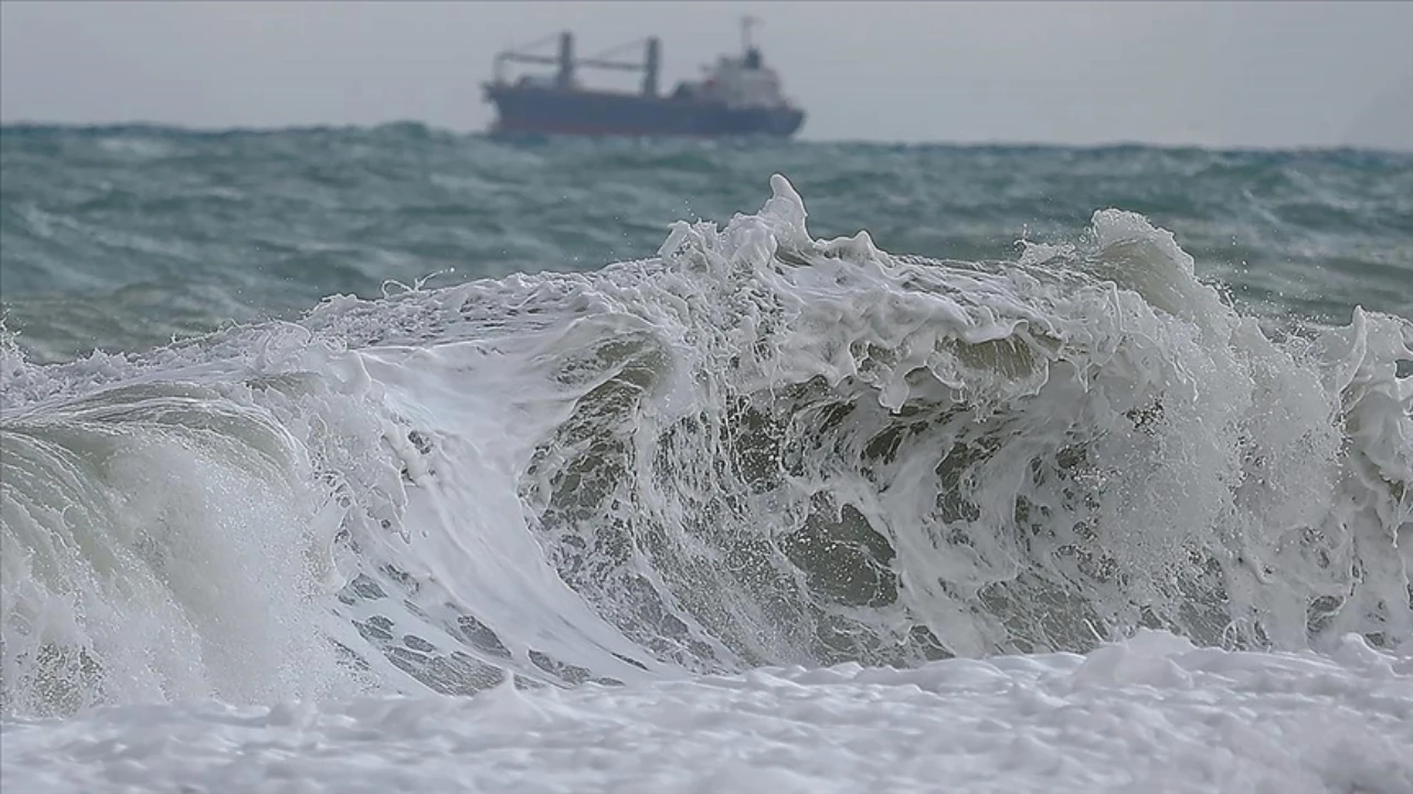 Ege'de tsunami ve volkanik patlama tehlikesi