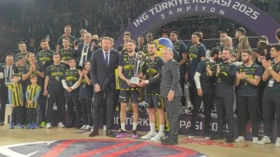 Fenerbahçe finalde Beşiktaş'ı devirdi