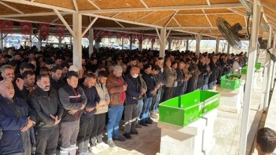 Kızlarını öldürüp intihar eden anne ve çocukları farklı mezarlıklarda defnedildi  