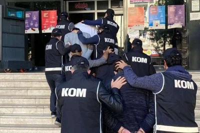 İzmir'de tefeci ve dolandırıcı operasyonu:  Çok sayıda gözaltı