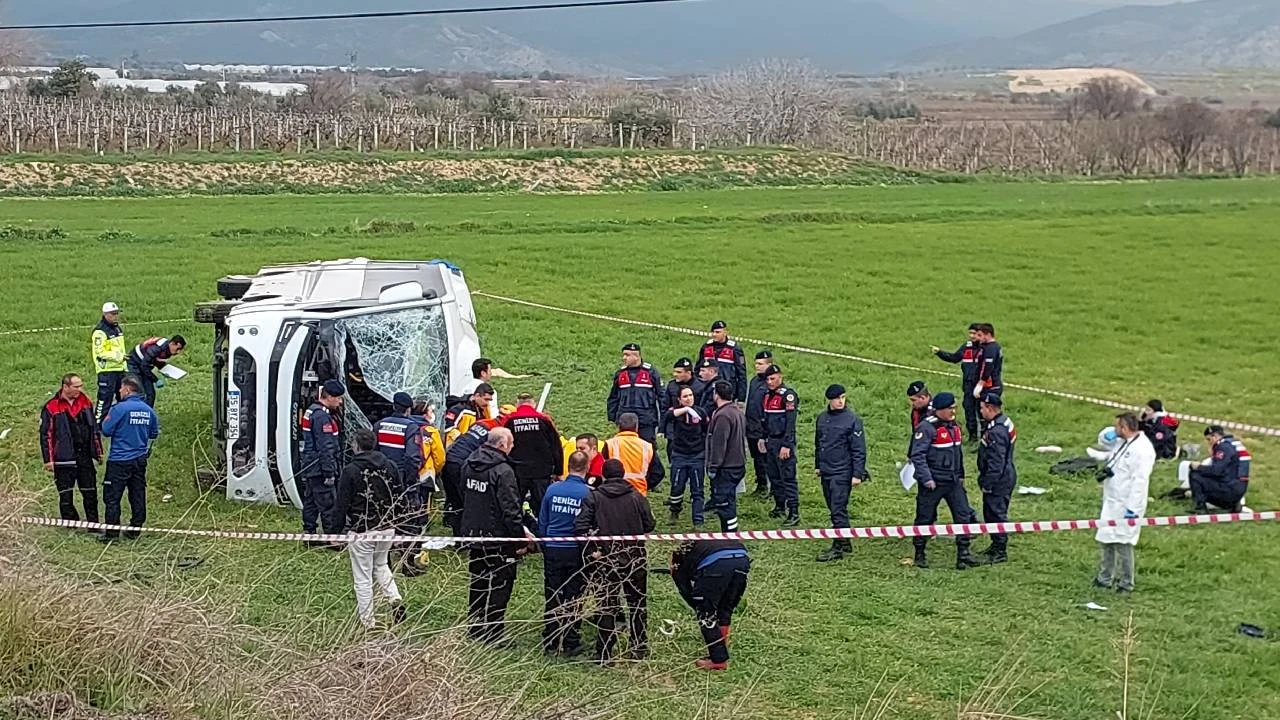 Öğrenci servisi kaza yaptı: Ölü ve yaralılar var