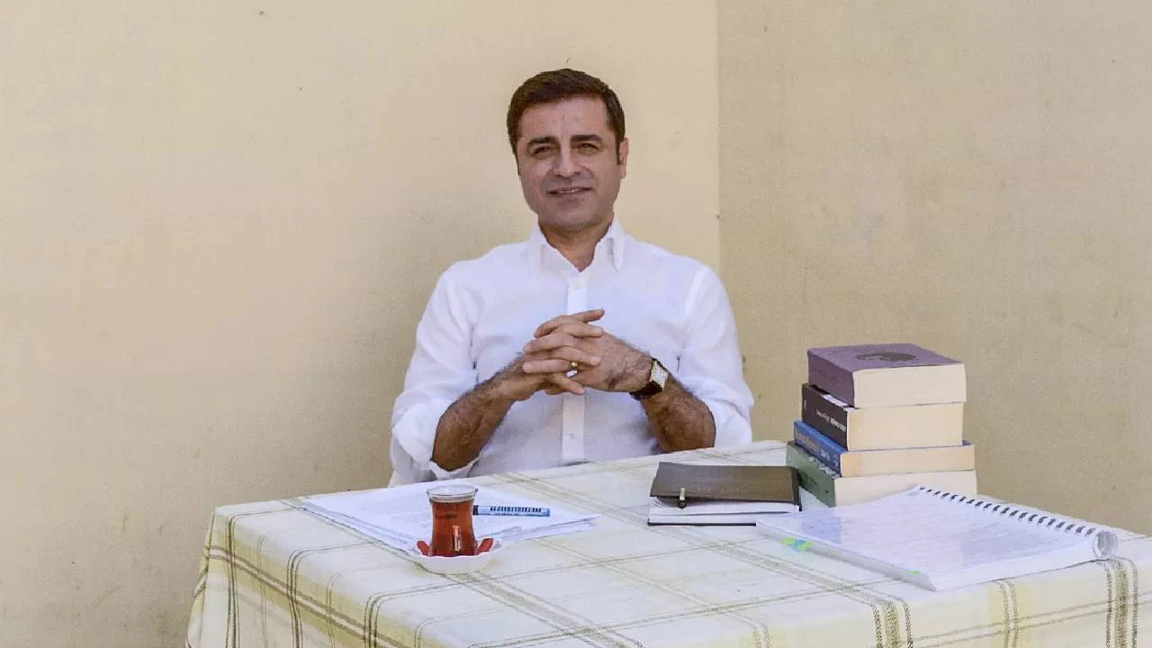 Demirtaş’tan barış mesajı: “Silahlar sussun, siyaset konuşsun!”