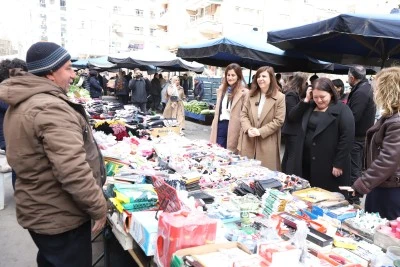 Semt pazarı ziyaretinde esnafın talepleri dinlendi