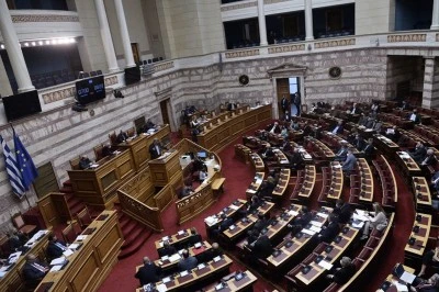 Yunanistan'da cumhurbaşkanı seçimi ikinci tura kaldı