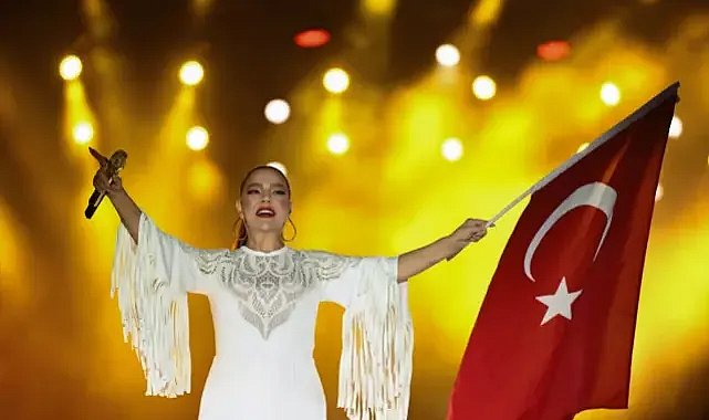 Ankara'da "Ebru Gündeş konseri" krizi!