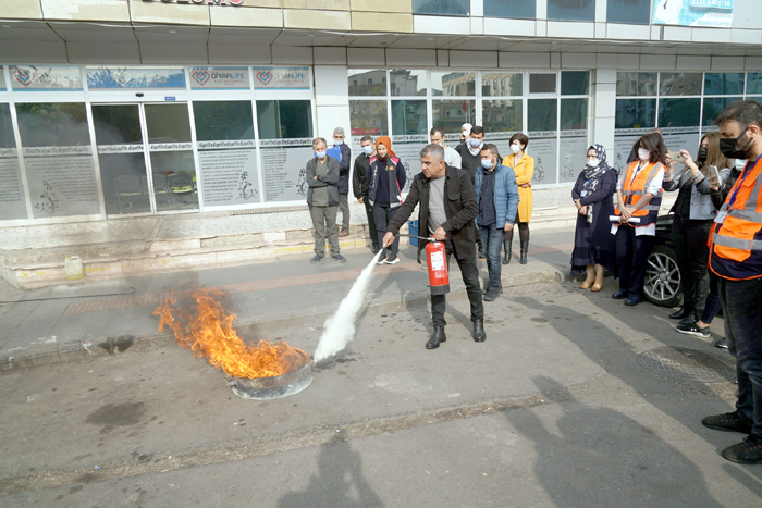 DİYARBAKIR’DA İTFAİYEDEN HASTANE TATBİKATI