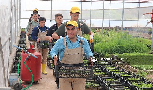 Diyarbakır'da "Umutlar Özel Ellerde Yeşeriyor" projesi