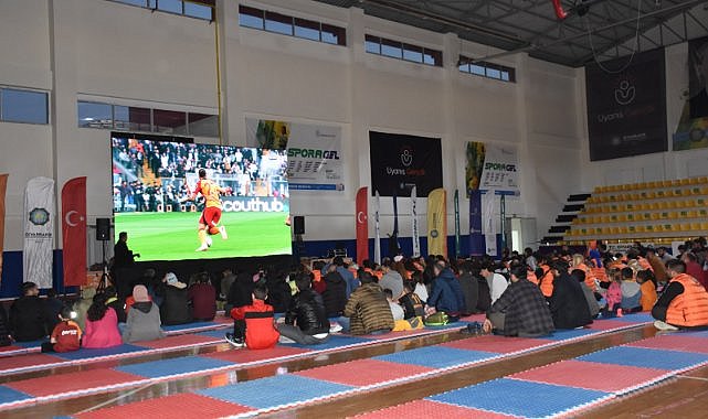 Diyarbakır’da derbi maçı keyifle izlendi