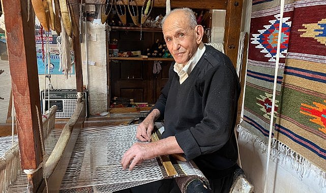 Küçücük dükkanında ürettiği kilimleri, Avrupa’ya ihraç ediyor