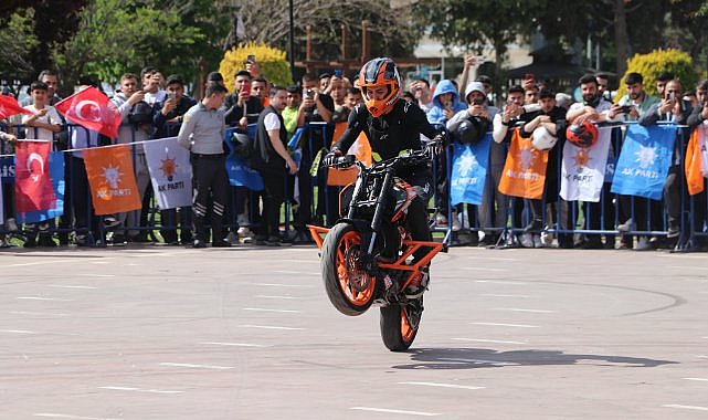 Motosiklet akrobasi şampiyonundan muhteşem gösteri