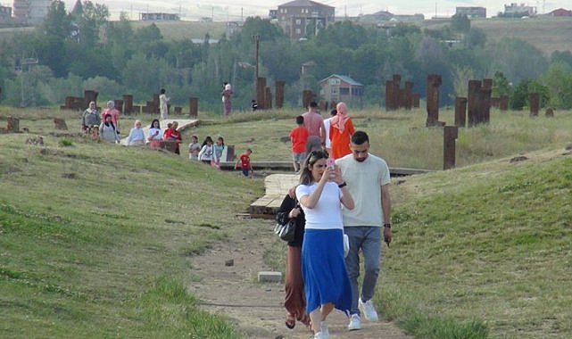 Ahlat’ta bayram yoğunluğu 