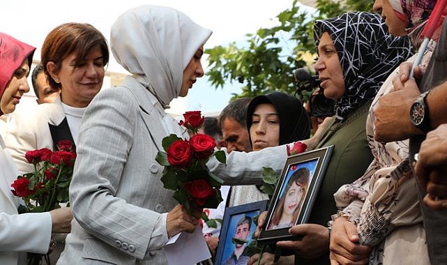 Bakan Göktaş, nöbet tutan aileleri ziyaret etti - DİYARBAKIR - Öz Diyarbakır Gazetesi