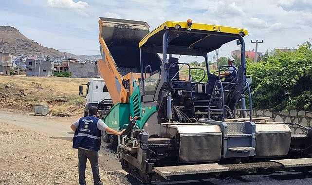 Kırsal mahallelerde yol yapım çalışmaları sürüyor