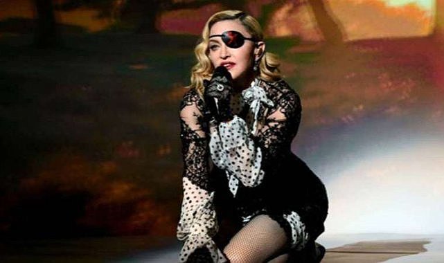 Madonna hastaneye kaldırıldı