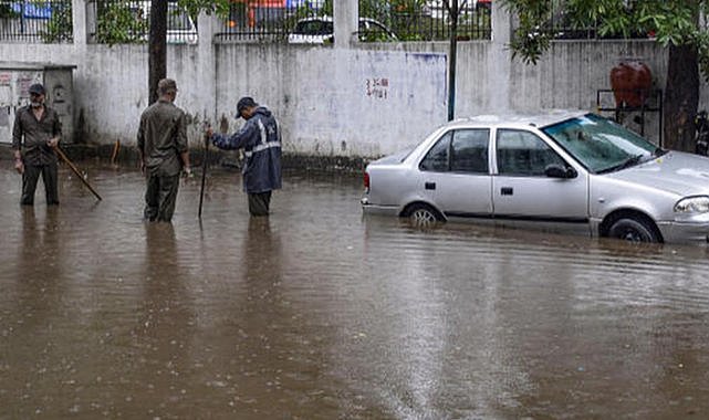 Aşırı yağışlar 12 can aldı