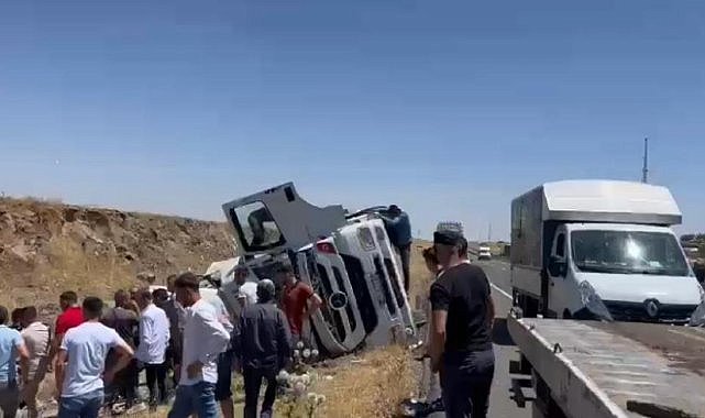 Diyarbakır’da kontrolden çıkan tır devrildi