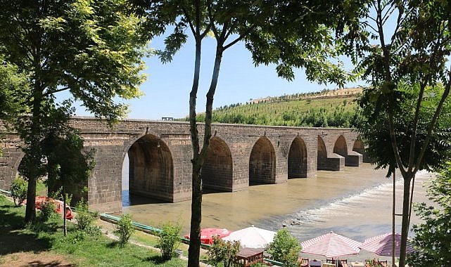 Diyarbakır’da termometreler 48 dereceyi gördü