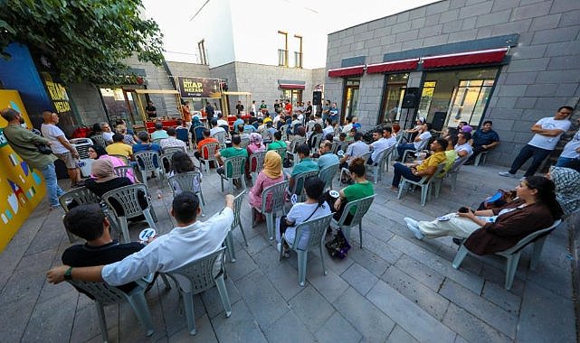 Diyarbakırlı kitapseverler “Kitap Mezadı”nda buluştu 