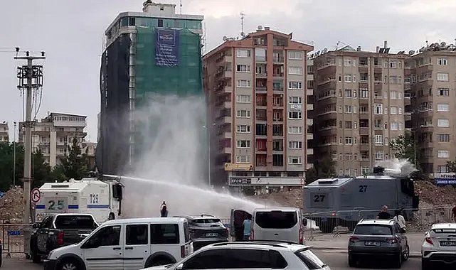 Galeria Sitesi'nde çalışma yapan heyete toz engeli