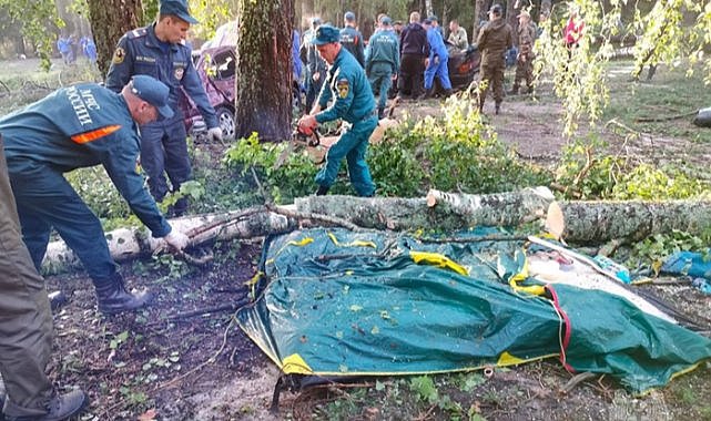 Kamp alanını kasırga vurdu: 10 ölü