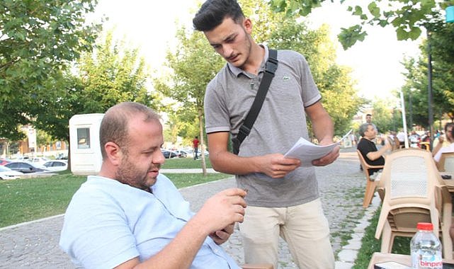 Kaybolan köpeği için sokak sokak geziyor 