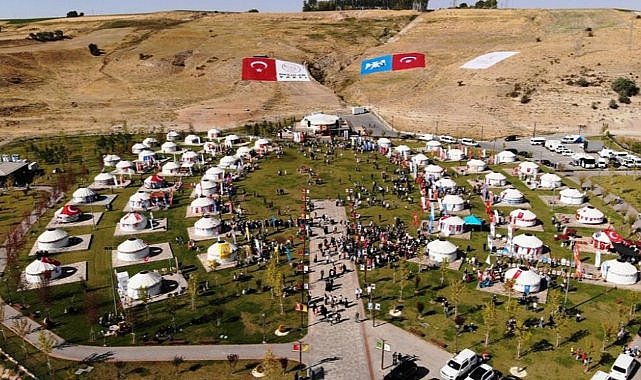 Ahlat’a ziyaretçi akını