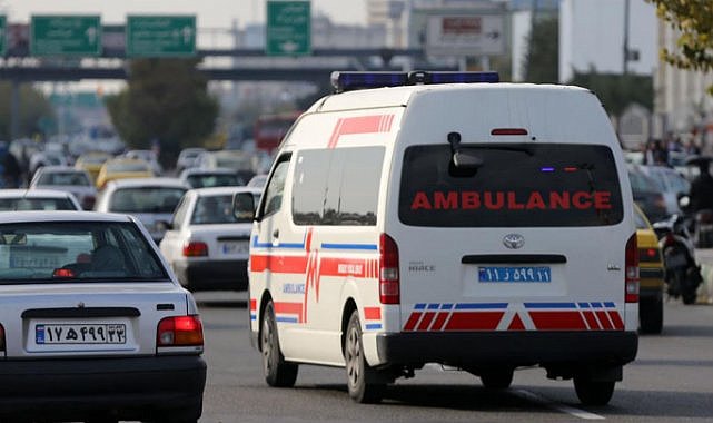 İran'da gaz patlamasında bina çöktü