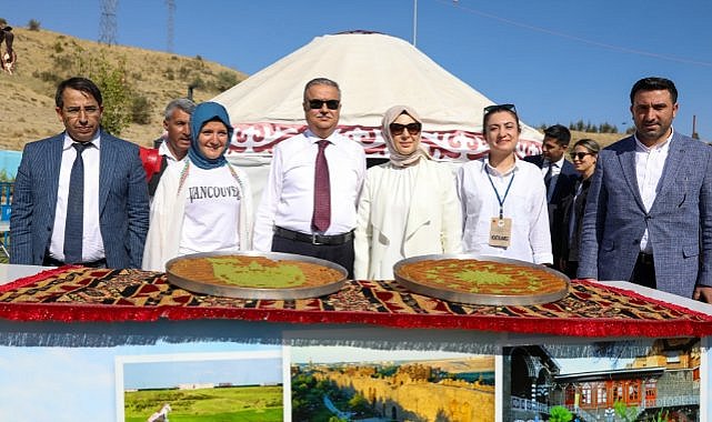 Vali Su, Malazgirt Zaferi kutlamalarına katıldı