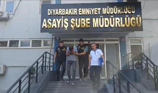 ATM fırsatçısı yakalandı