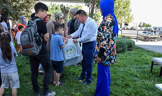 Bağlar Belediyesi'nden öğrencilere destek