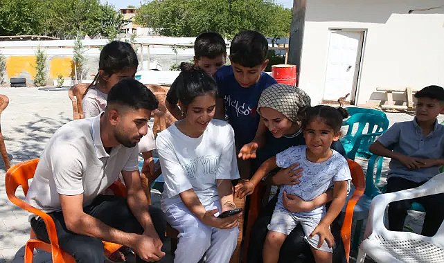 Diyarbakır'da halay çekenlerden meteor yorumu