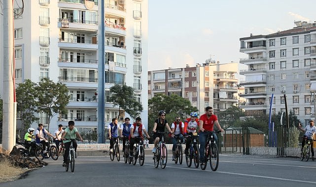 Diyarbakır’da sağlık yaşam için pedal çevirdiler