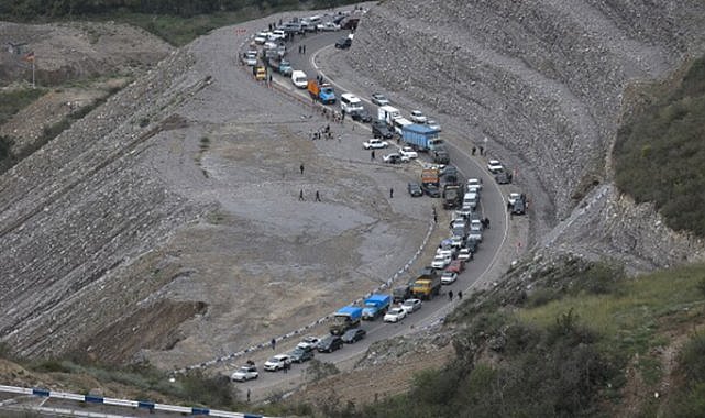 Karabağ'ı terk edenlerin sayısı 100 bini geçti