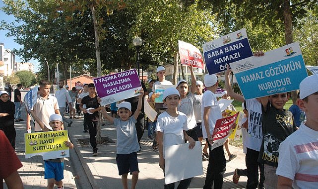 Namazı öğrenmek onları mutlu etti