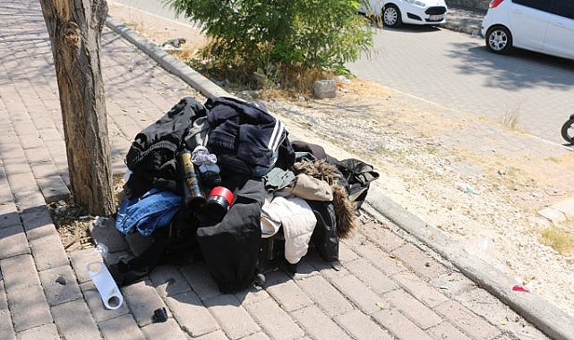 Şüpheli çantadan elbise çıktı