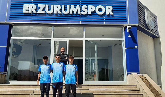 Türkiye ikincisi başarılı futbolcuları Erzurumspor kaptı