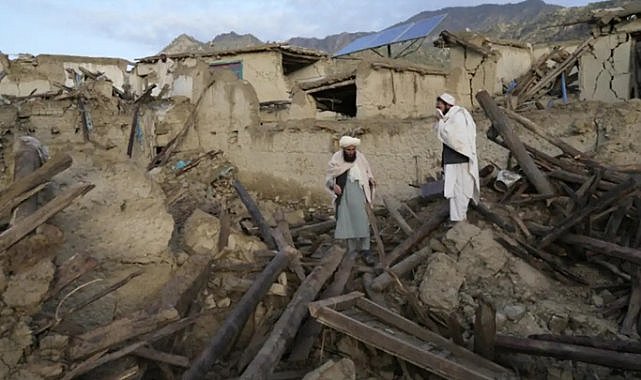 Afganistan'da art arda deprem