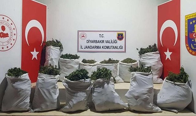 Diyarbakır’da kilolarca esrar ele geçirildi  