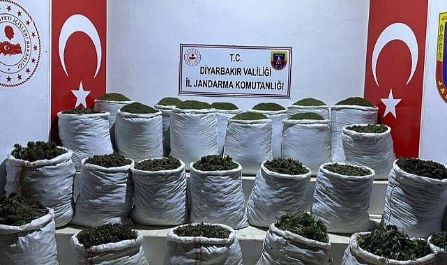 Diyarbakır’da kilolarca  esrar ele geçirildi