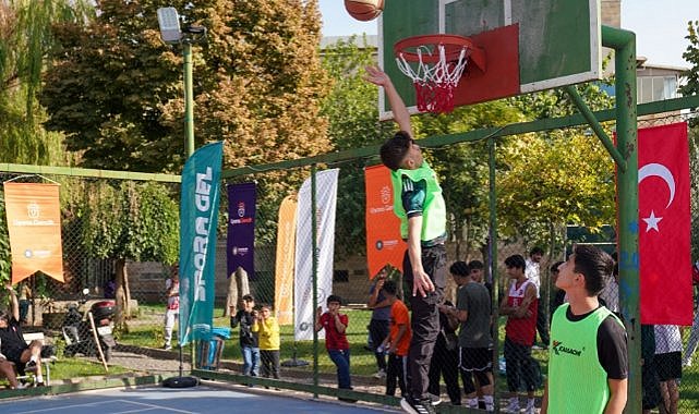 Diyarbakır’da sokak basketbol turnuvası düzenledi