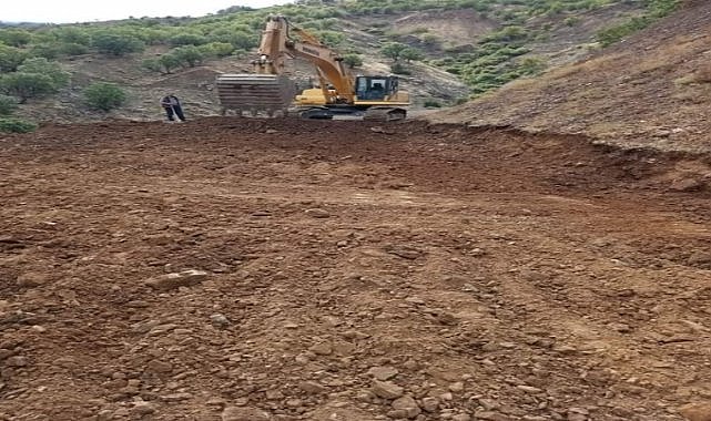 Diyarbakır’da yol temizleme çalışmaları sürüyor